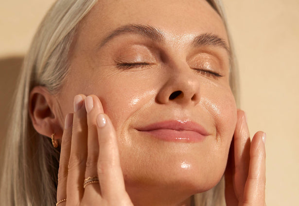 Morning vs Evening Skincare Routines