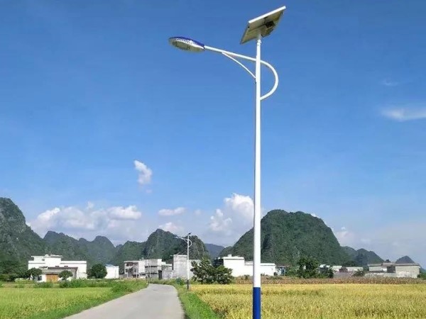 安裝太陽能光伏發(fā)電路燈供電時容易犯的錯誤--星火咨詢